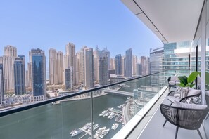 3 bedrooms - Stylish 3-bedrooms With an Elegant Dining Area in the Heart of Dubai Marina (Dubai)