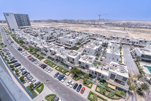 2 bedrooms, Internet - Elegant 2-bedroom Apartment in Dubai South Close to Expo 2020 (Dubai)