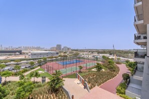 1 bedroom - Boho-inspired 1 bed in Production City (Dubai)