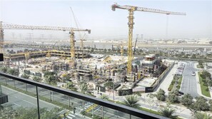 1 bedroom - Stylish Homey 1-bedroom Apartment Perfect for 4 in Dubai Hills (Dubai)