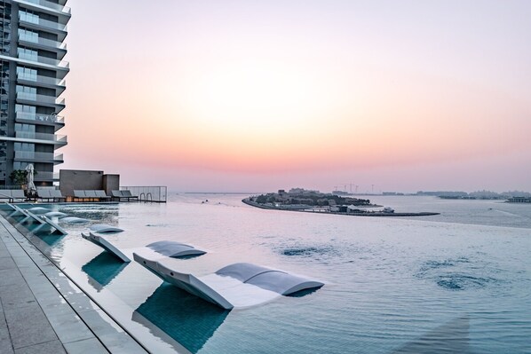 Apartment | 2 bedrooms - A Premium 2 Bedroom in Beach Vista With JBR View (Dubai)