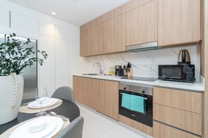 Apartment | 2 bedrooms - A Premium 2 Bedroom in Beach Vista With JBR View (Dubai)