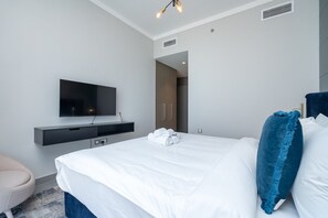 Apartment | 2 bedrooms - Stylish 2-bed Oasis With Pool in Peaceful Creek Harbour (Dubai)