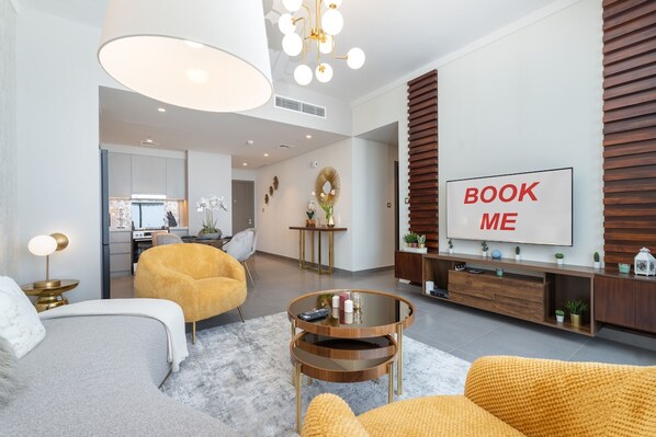 Apartment | 2 bedrooms - Stylish 2-bed Oasis With Pool in Peaceful Creek Harbour (Dubai)