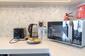 Apartment | 2 bedrooms - Stylish 2-bed Oasis With Pool in Peaceful Creek Harbour (Dubai)