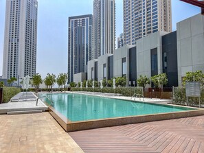 Apartment | 2 bedrooms - Stylish 2-bed Oasis With Pool in Peaceful Creek Harbour (Dubai)
