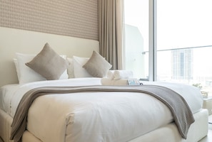 Room - Sophisticated and Serene Studio Apartment With Stunning Skyline Views in JVC (Dubai)