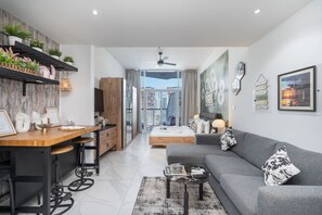 Studio - Cozy Studio Apartment Perfect for 4 in Business Bay (Dubai)