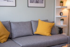1 bedroom - Warm and Airy 1-bedroom Apartment With Exceptional Views in Dubai Marina (Dubai)