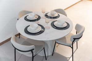 Apartment | 1 bedroom - Elegant 1BR in Business Bay Sleeps 4 Near Downtown (Dubai)