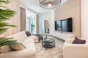 Apartment | 1 bedroom - Elegant 1BR in Business Bay Sleeps 4 Near Downtown (Dubai)