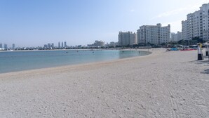Unclassified image, 5 of 88, button - Lavish 3BR Family Getaway in Palm Jumeirah (Dubai)