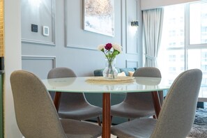 1 bedroom - Artistic 1-bedroom Apartment Perfect for Couple at Mayfair Tower Business Bay (Dubai)