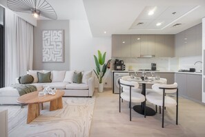 Apartment | 1 bedroom - Modern 1-bedroom Apartment at Azizi Riviera in Meydan (Dubai)