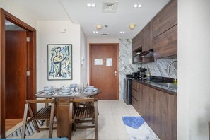 1 bedroom - Classy 1-bedroom Apartment in Jumeirah Lakes Towers With City View (Dubai)
