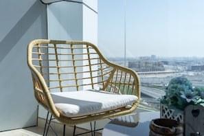 1 bedroom - Classy 1-bedroom Apartment in Jumeirah Lakes Towers With City View (Dubai)