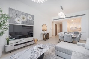 3 عدّة غرف نوم وخدمة الإنترنت