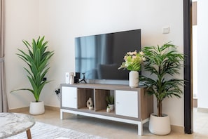 House - Comfy 1-bedroom Apartment Perfect for 4 in JLT (Dubai)
