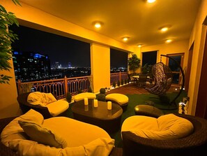 Apartment - Superb 3BR in Palm Jumeirah With Unmatched Views (Dubai)