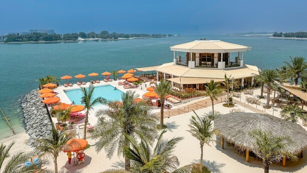 House - Peaceful and Airy 1-bedroom Apartment With the Palm Beach View (Dubai)