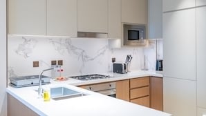 House | 2 bedrooms, high-speed internet - Captivating 2BR With Burj Khalifa Views in Downtown (Dubai)