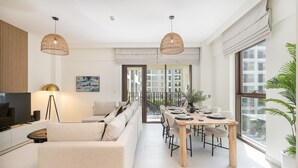House - Elegant 4-bedroom Apartment Perfect for Families in Dubai Creek Harbour (Dubai)