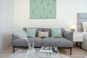 House - Perfect Studio That Sleeps 2 in JVC (Dubai)