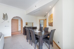 Apartment | 3 bedrooms - Superb 3BR Apartment Near Beach in Palm Jumeirah (Dubai)