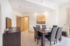 Apartment | 3 bedrooms - Superb 3BR Apartment Near Beach in Palm Jumeirah (Dubai)