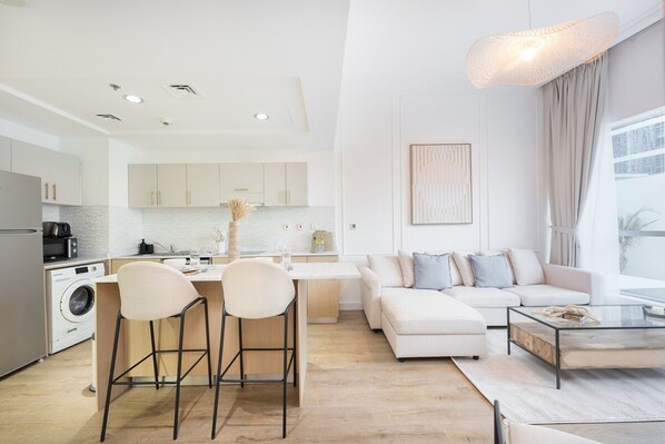 Apartment | 1 bedroom, Internet - Stylish 1BR Urban Living in Dubai Marina (Dubai)