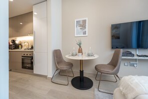 Studio - Serene Studio Apartment at Azizi Riviera Near to Burj Khalifa (Dubai)
