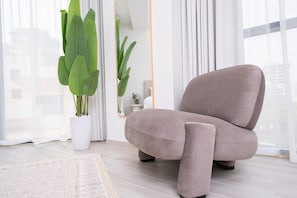 1 bedroom - Sophisticated 1 Bedroom Apartment That Sleeps 4 in JVC (Dubai)