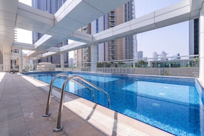 Apartment | 3 bedrooms, Internet - Prestigious 3-bedroom Apartment With Easy Access in Downtown Dubai (Dubai)