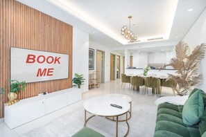 Apartment | 2 bedrooms - Modern 2BR Apartment Perfect for 4 in Business Bay (Dubai)