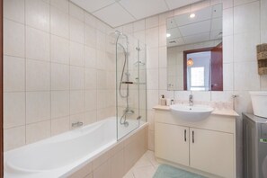 House | 1 bedroom - Cozy 1-bedroom Apartment for 5 in Motor City (Dubai)