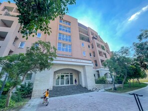 Apartment | 1 bedroom - Cozy 1-bedroom Apartment for 5 in Motor City (Dubai)