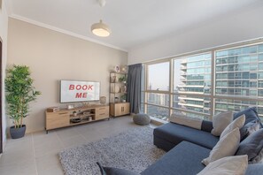1 bedroom - Amazing Cozy 1-bedroom Apartment Perfect for 4 in Dubai Marina (Dubai)