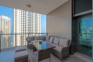 1 bedroom - Amazing Cozy 1-bedroom Apartment Perfect for 4 in Dubai Marina (Dubai)