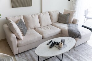 1 bedroom, Internet - Awesome 1-bedroom Apartment Perfect for 4 in JVC Near to Dubai Miracle Garden (Dubai)
