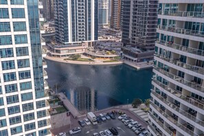 Room - Sleeps 4 in This 2 Bedroom Apartment in Dubai Gate 2 (Dubai)