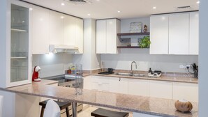 Apartment - Gorgeous 2-bedroom Apartment in Norton Court Motor City (Dubai)