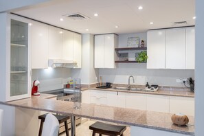 2 bedrooms - Gorgeous 2-bedroom Apartment in Norton Court Motor City (Dubai)