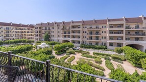 Apartment - Gorgeous 2-bedroom Apartment in Norton Court Motor City (Dubai)