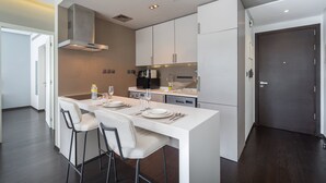 House | 1 bedroom - Cozy 1-bedroom Apartment at West Avenue Tower Near Marina Beach (Dubai)