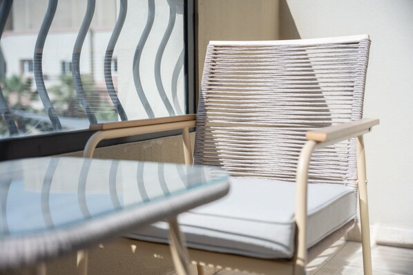 Apartment - Spacious Studio at Imperial Residence in JVT That Sleeps 4 (Dubai)