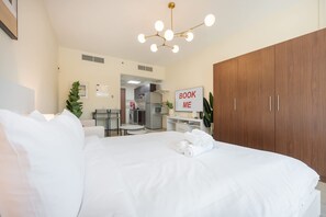 Apartment - Spacious Studio at Imperial Residence in JVT That Sleeps 4 (Dubai)