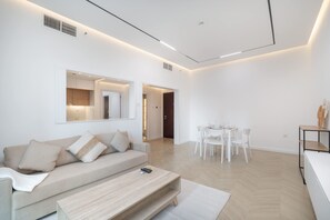 Room - A Fabulous 1 Bedroom Apartment in Marina Pinnacle (Dubai)