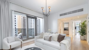 Apartment | 1 bedroom - Bright and Airy 1-bedroom Apartment Perfect for 4 in Dubai Marina (Dubai)