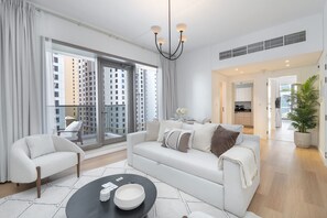 Apartment | 1 bedroom - Bright and Airy 1-bedroom Apartment Perfect for 4 in Dubai Marina (Dubai)