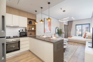 Studio - Chic Modern Studio Apartment for 2 in JVC (Dubai)